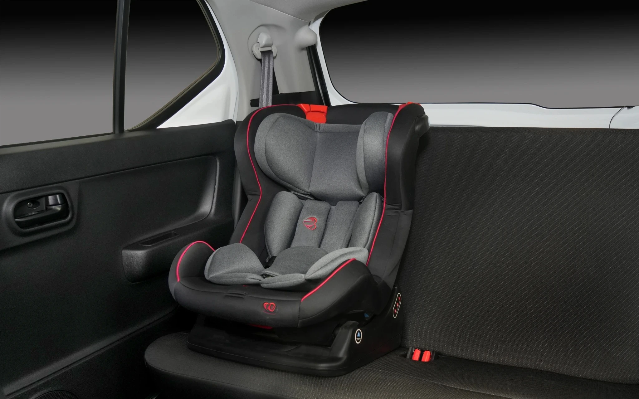 products/Automobiles/Alto/UNR Alto Exterior/UNR Alto Features/ISO Fix Child Seat.webp